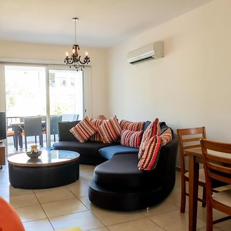 Stylish 2 Bedroom Apartment In Pegia Peyia Extérieur photo