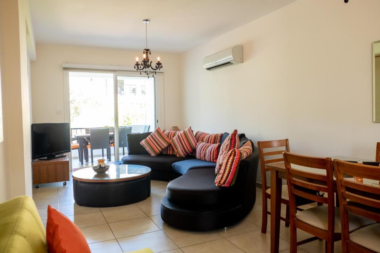 Stylish 2 Bedroom Apartment In Pegia Peyia Extérieur photo